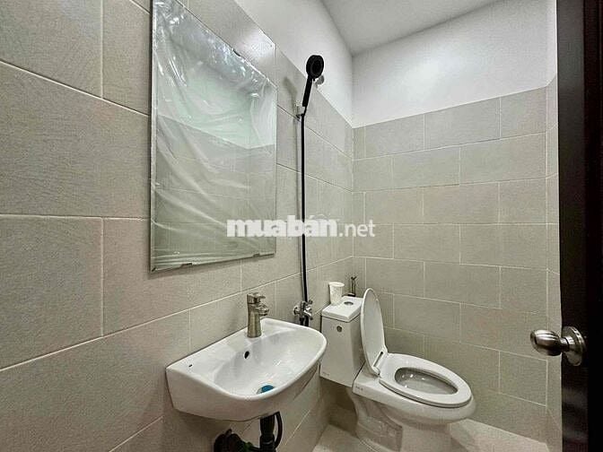 CHDV mới  Ngay UEH  đi bộ tới UeH