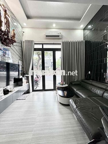 Chính chủ cần bán nhà mặt tiền 426 Nguyễn Sơn, nhà mới, full nội thất