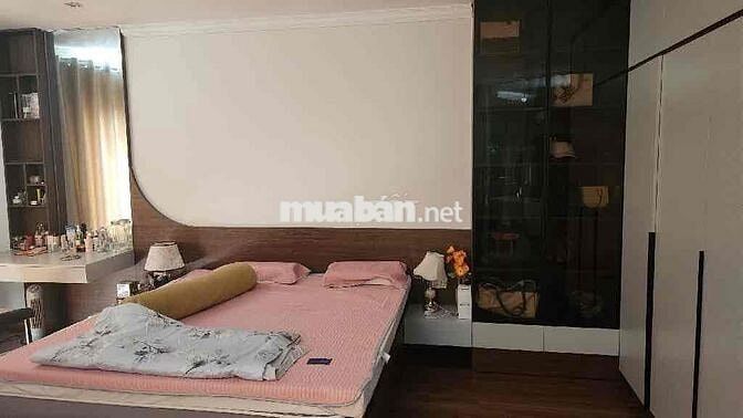 Nhà mới ở luôn- 50m2- Thang máy - 5 tầng - Giá tốt ở quận Long Biên