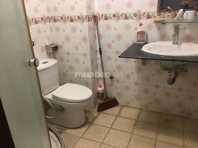 Cho thuê nhà DT 75m2, ở An Xá, Phúc Xá, Ba Đình, Hà Nội.