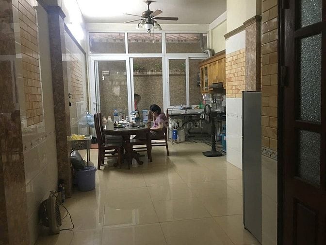 Cho thuê nhà DT 75m2, ở An Xá, Phúc Xá, Ba Đình, Hà Nội.