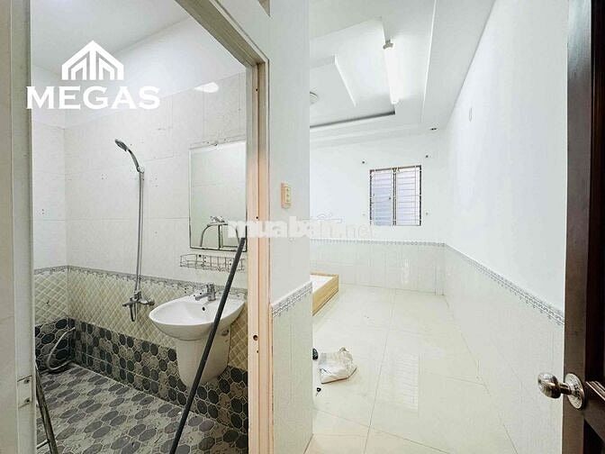 RA LÒ cho thuê CHDV BAN CÔNG - CỬA SỔ gần SVĐ PHÚ THỌ mới 100% GIÁ TỐT