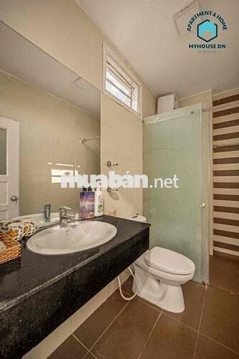 Cho thuê nhà gần Bãi tắm Phạm Văn đồng - đẹp xinh