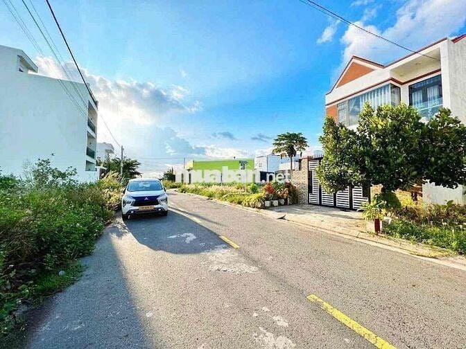 CẦN TIỀN CHO CON ĐI DU HỌC NÊN TÔI MUỐN BÁN LÔ ĐẤT 80m2, Full Thổ cư