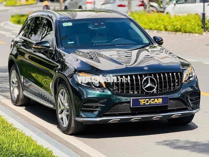 GLC 300 2019 Màu Xanh mệnh Mộc