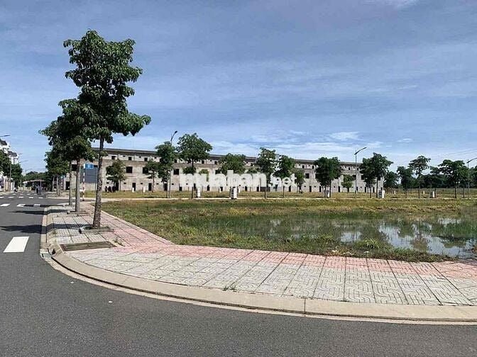 CẦN TIỀN CHO CON ĐI DU HỌC NÊN TÔI MUỐN BÁN LÔ ĐẤT 80m2, Full Thổ cư
