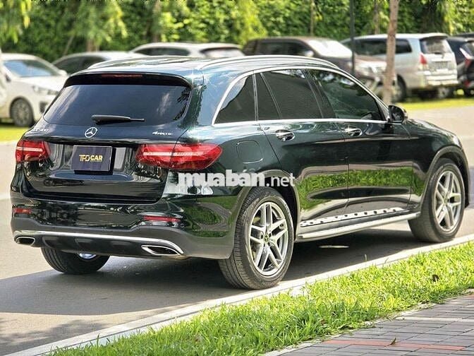 GLC 300 2019 Màu Xanh mệnh Mộc