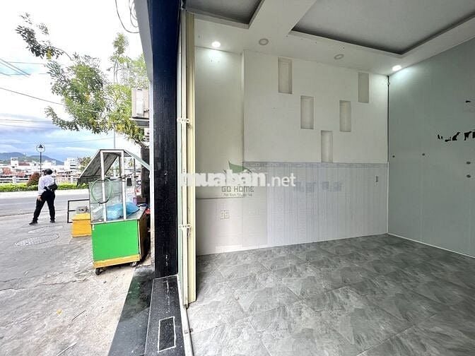 CHO THUÊ NHÀ Ở KINH DOANH 2 PHÒNG NGỦ GẦN BỜ KÈ HÀ RA