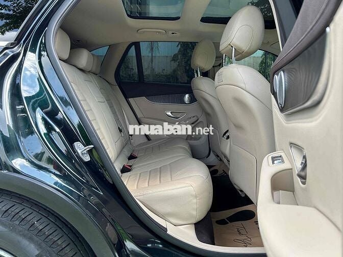 GLC 300 2019 Màu Xanh mệnh Mộc