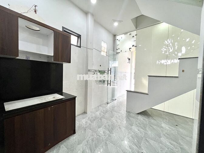 CHO THUÊ NHÀ Ở KINH DOANH 2 PHÒNG NGỦ GẦN BỜ KÈ HÀ RA
