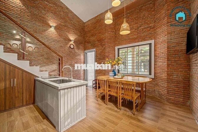 Cho thuê nhà gần Bãi tắm Phạm Văn đồng - đẹp xinh