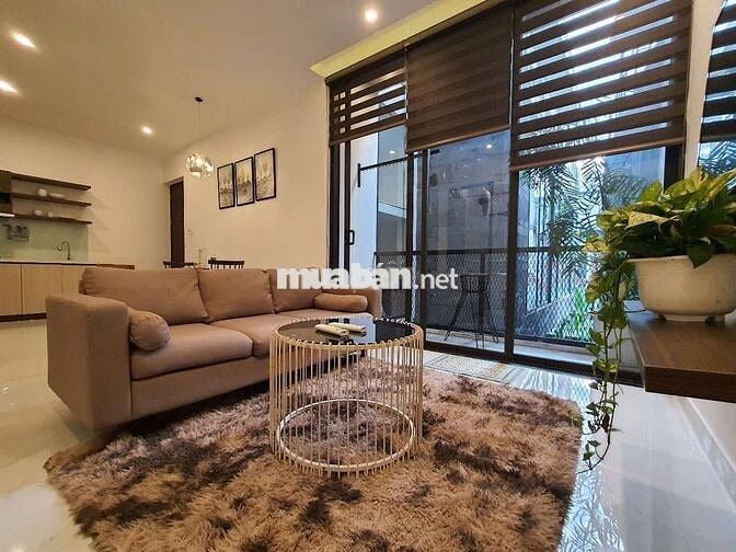 Cho thuê căn hộ 2PN có ban công, yên tĩnh và gần biển Mỹ Khê