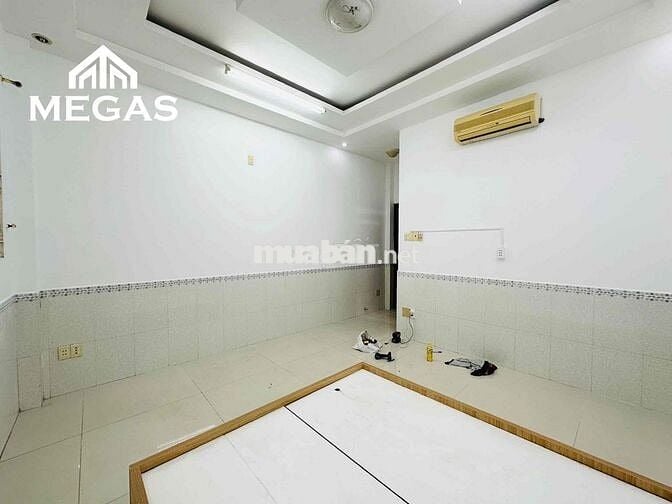 RA LÒ cho thuê CHDV BAN CÔNG - CỬA SỔ gần SVĐ PHÚ THỌ mới 100% GIÁ TỐT