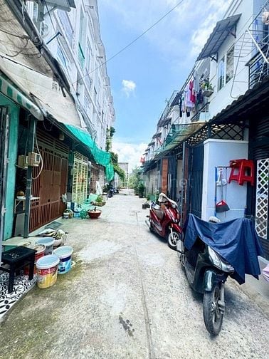 🔥🔥🔥NHÀ ĐẸP,, 1 LẦU - XE HƠI, VÀO TỚI NHÀ - KẾ QUẬN 7🔥🔥🔥