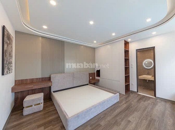 Khuôn tiền hiếm 7.x tỷ có nhà 6 tầng thang máy phố Sài Đồng