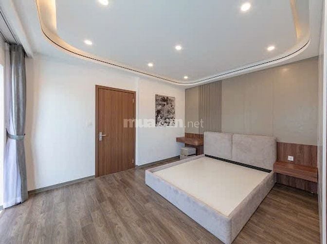 Khuôn tiền hiếm 7.x tỷ có nhà 6 tầng thang máy phố Sài Đồng