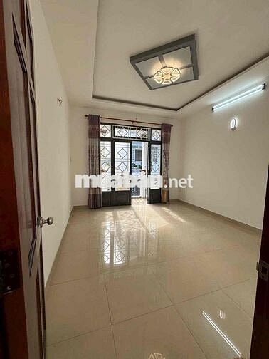Nhà hẻm xe hơi tới nhà gần chợ siêu thị trường học