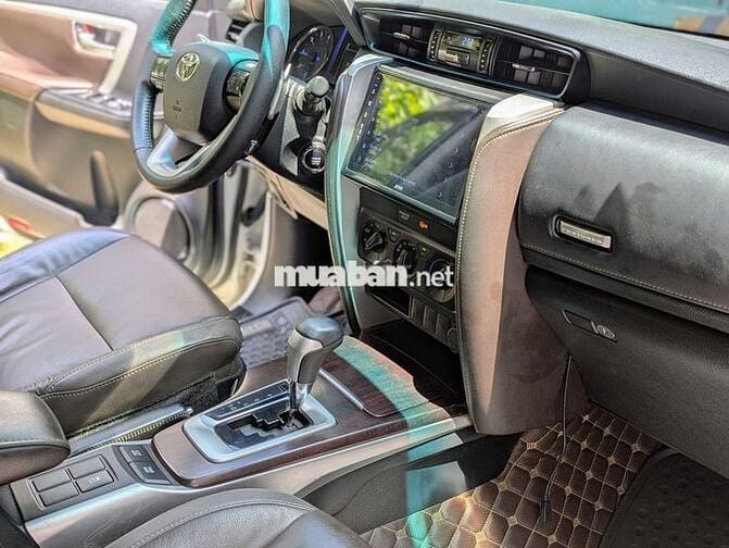 Toyota Fortuner dầu số tự động 1 cầu 2019 dky 2020