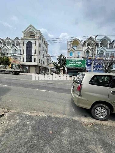 1900m2 thổ cư mặt tiền đường xe cont chạy giáp QL1K 35Tr/m2