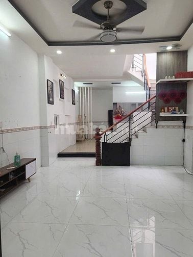 Bán nhà Thống Nhất, p11. 1 lầu 2 phòng 3 wc. Giá 4 tỷ 250