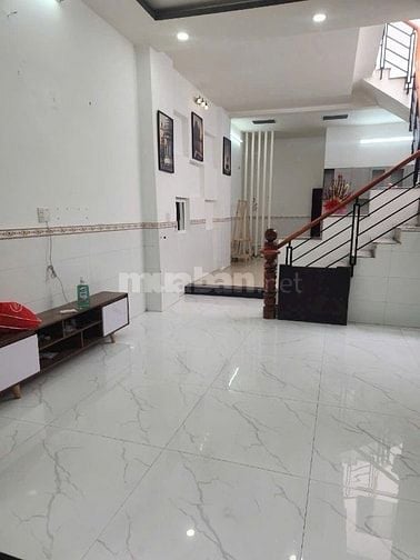Bán nhà Thống Nhất, p11. 1 lầu 2 phòng 3 wc. Giá 4 tỷ 250