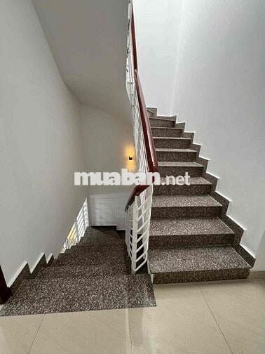 Nhà hẻm xe hơi tới nhà gần chợ siêu thị trường học