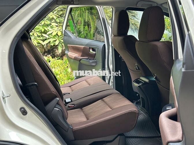 Toyota Fortuner 2.4G máy dầu số sàn 2018 màu trắng