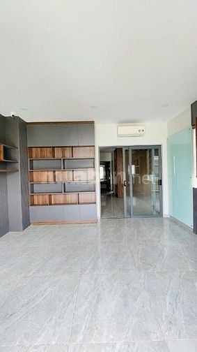 Nhà Biệt Thự 1 Trệt 2 Lầu 7x20m 6 Phòng Khu nine south Nguyễn Hữu Thọ