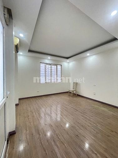 Chính chủ bán nhà ngõ 3 gác Lê Thanh Nghị 5 tầng lô góc 10,8 tỷ 