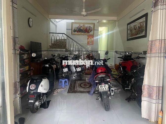 Nhà mặt tiền 128m2, 3 phòng ngủ, đường số 9, KDC 586 Cần Thơ