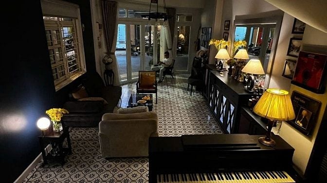 Hạ giá bán gấp nhà góc 2 mặt tiền đường Hoa Lan, Phú Nhuận