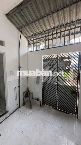 Nhà  Ngay  Chợ 2 Mặt tiền  trước sau, 64m2 ,2 tầng , shr