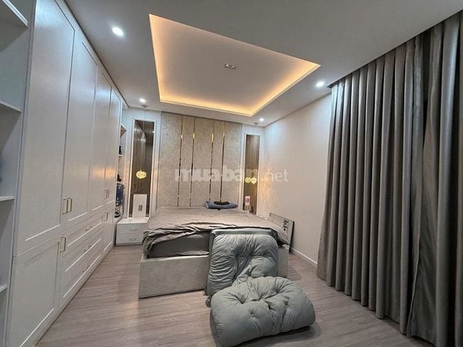 Bán nhà 18 tỷ - mặt tiền đường Huy Cận- P.  Phước Long B Quận 9