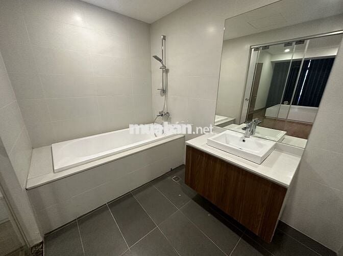 Discovery Complex - Cầu Giấy 150m2 3PN full nội thất đẹp giá 22tr/th