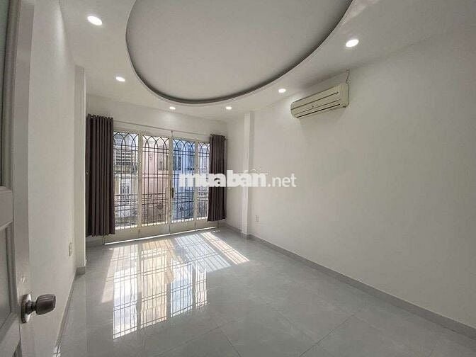 Nhà 4PN, xe hơi ngủ trong nhà. P5 Phú Nhuận.