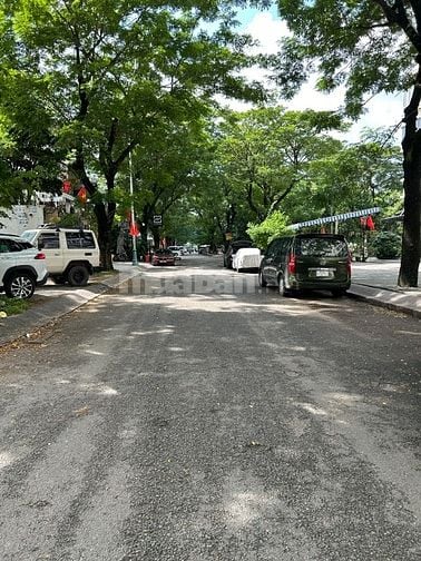 Bán biệt thự 25.8 tỷ - đường số 33 - dự án Đông Thủ Thiêm Q2