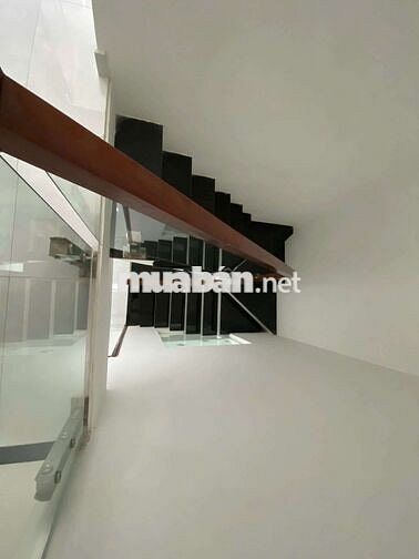 Nhà 4PN, xe hơi ngủ trong nhà. P5 Phú Nhuận.