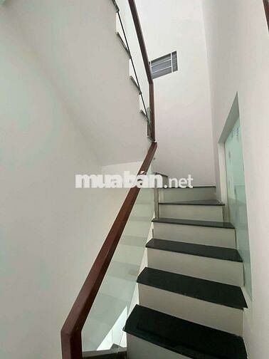 Nhà 4PN, xe hơi ngủ trong nhà. P5 Phú Nhuận.