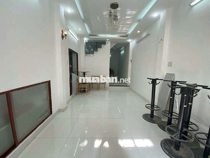 Nhà 4PN, xe hơi ngủ trong nhà. P5 Phú Nhuận.