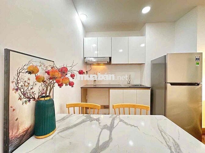 Studio cửa sổ trời – 2 Phòng Ngủ, 1 Phòng Khách – full nội thất, gần Đ