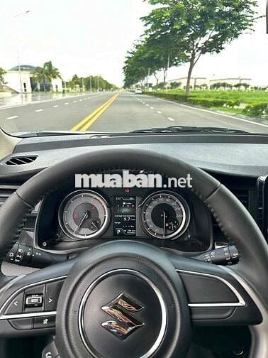 Suzuki XL 7 2023 thuần xăng bảo dưỡng rẻ đi ít.