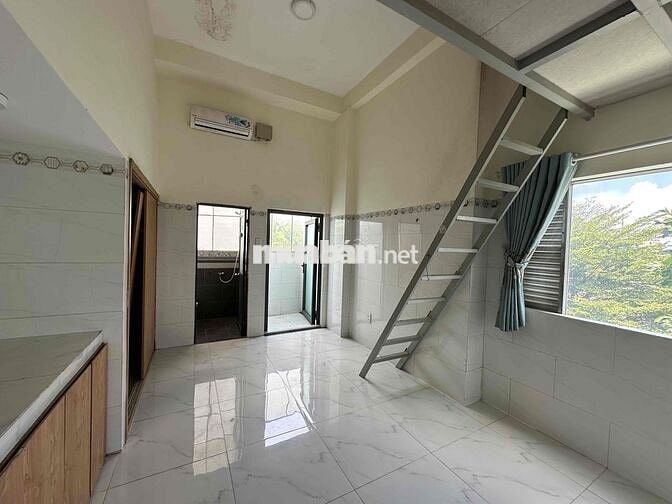 Phòng máy lạnh free xe k gác - có gác, cửa sổ- ban công 3tr2-4tr2