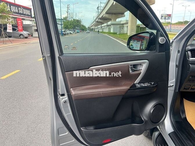 Toyota Fortuner XĂNG SỐ TỰ ĐỘNG MỘT CẦU - 37000 km