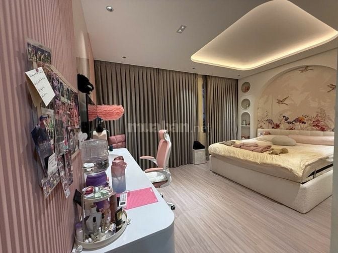 Bán nhà 18 tỷ - mặt tiền đường Huy Cận- P.  Phước Long B Quận 9