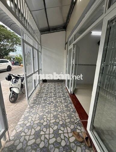 Bán gấp  căn nhà đang cho thuê vì kinh tế gia đình đang khó khăn 710tr
