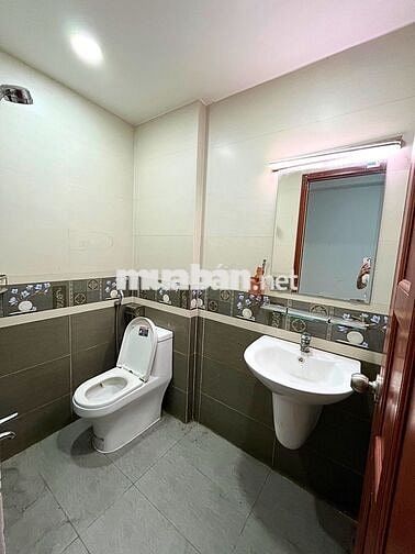 CHỦ CẦN BÁN GẤP NHÀ PHỐ QUẬN 8 - 270m2 - 1 trệt 1 lửng 3 lầu