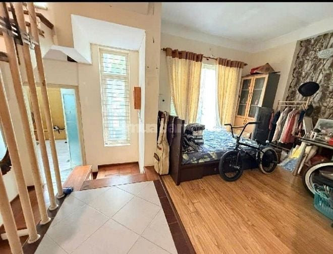 Bán nhà biệt thự phố Võ Thị Sáu, DT 110 m2, MT 8 m, sát hồ