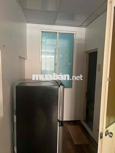 phòng cửa sổ 30m2 đường Nguyễn Văn Cừ, Q.5