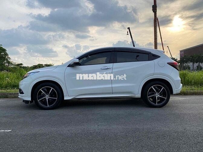Honda HR-V Trắng Đời 2018 - bản Full - 61.000 km