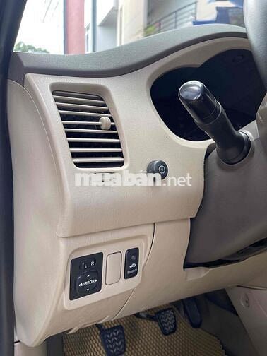 Toyota Innova 2006 G - 1212 km
